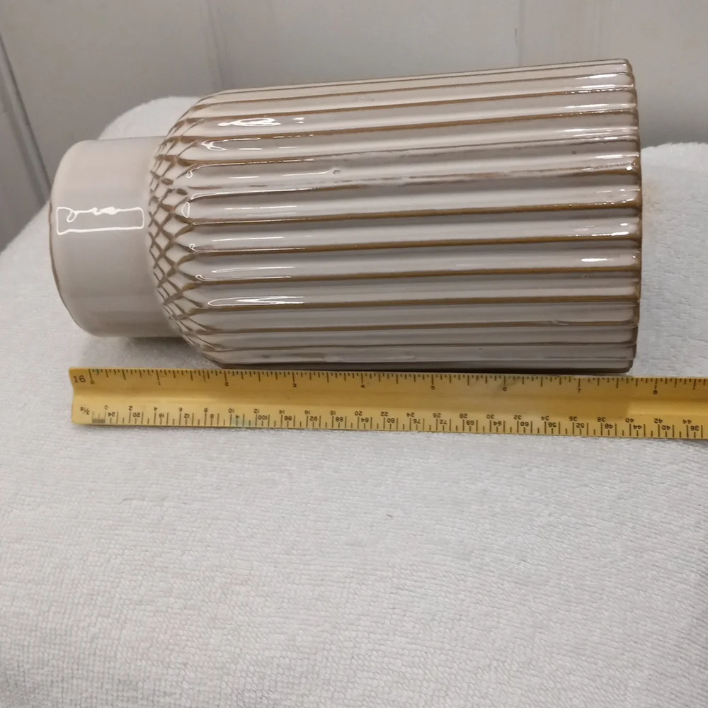 Cream Textured Vase 8